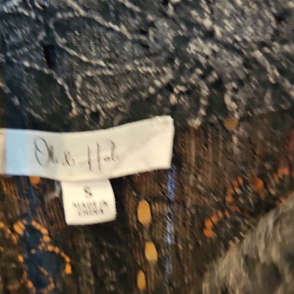 Oli & Hali Textured Charcoal Camisole - Picture 6 of 6